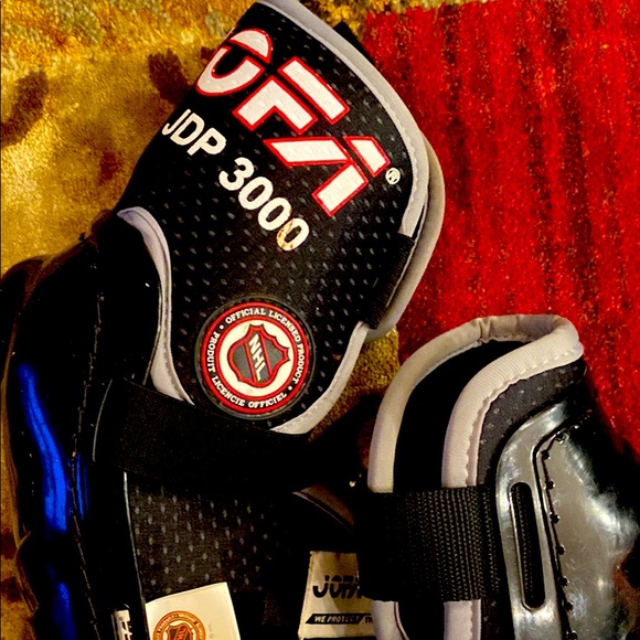 Jofa elbow pads - Picture 1 of 2